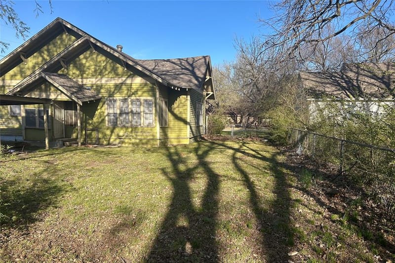701 S Clements Street, Gainesville TX 76240 - Photo 7