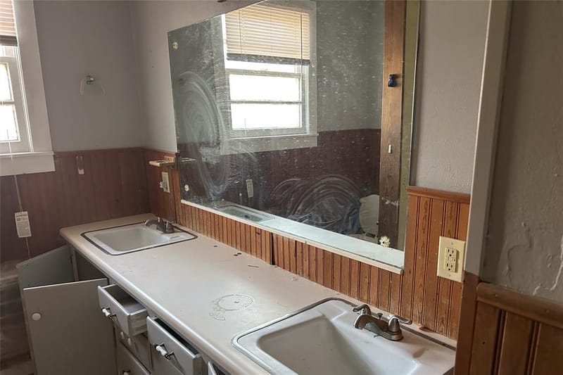 701 S Clements Street, Gainesville TX 76240 - Photo 28
