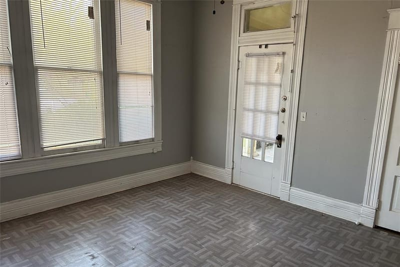 701 S Clements Street, Gainesville TX 76240 - Photo 34