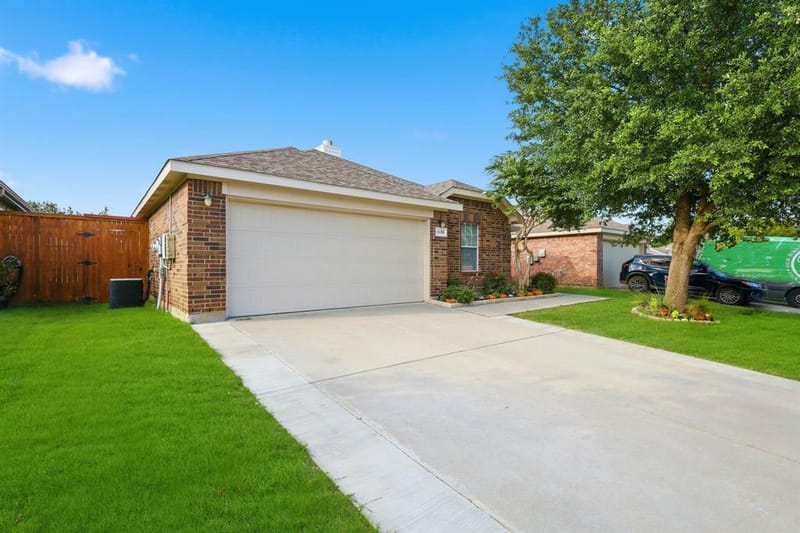 1136 Kachina Lane, Fort Worth TX 76052 - Photo 3
