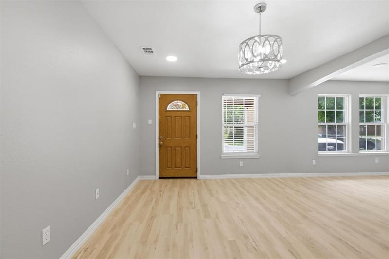 507 E Daugherty Drive, Garland TX 75041 - Photo 4