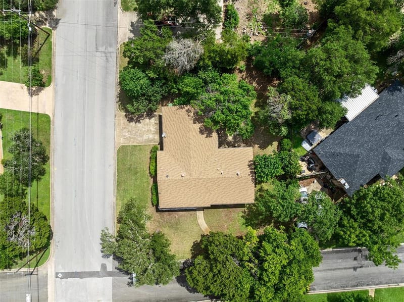 357 Sharron Drive, Woodway TX 76712 - Photo 36