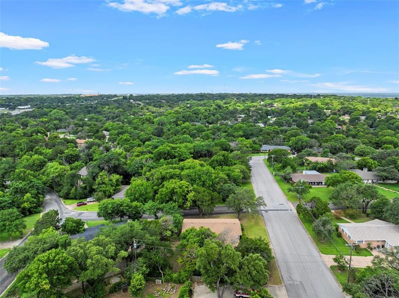 357 Sharron Drive, Woodway TX 76712 - Photo 34