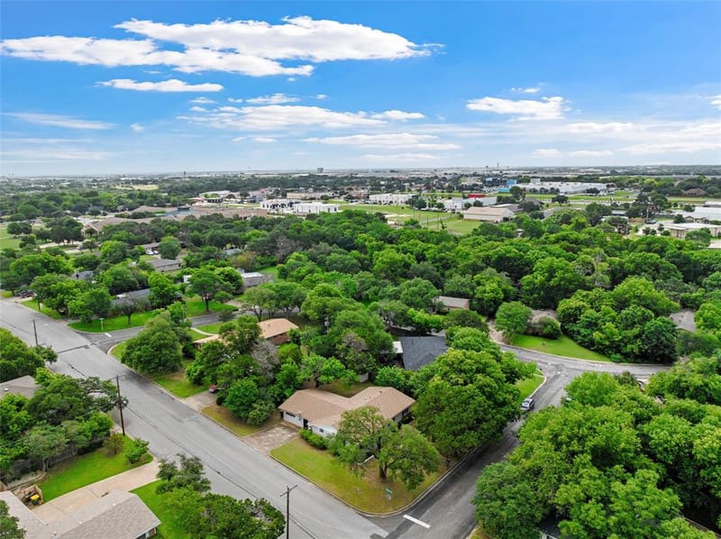 357 Sharron Drive, Woodway TX 76712 - Photo 35