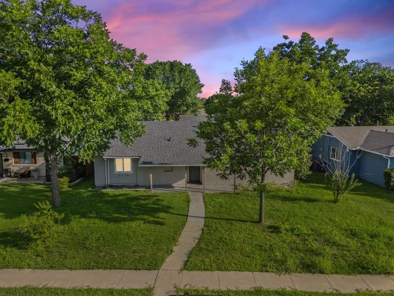 2126 Travis Drive, Carrollton TX 75006 - Photo 7