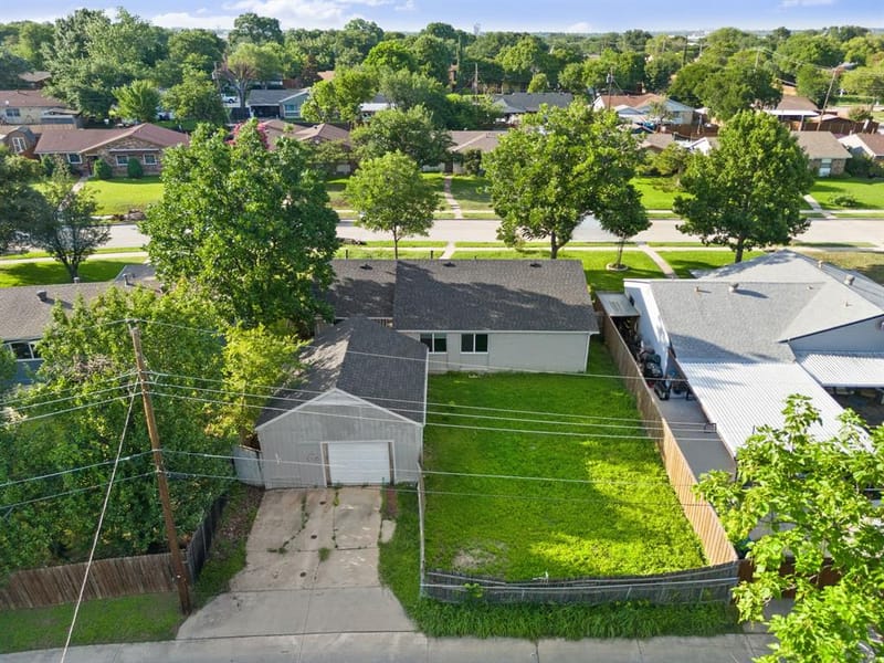 2126 Travis Drive, Carrollton TX 75006 - Photo 36