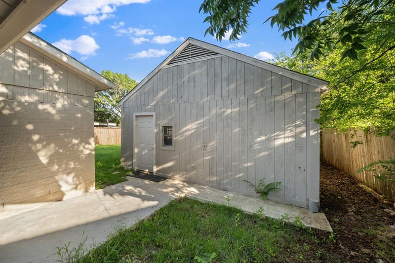 2126 Travis Drive, Carrollton TX 75006 - Photo 32