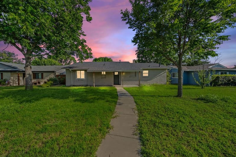 2126 Travis Drive, Carrollton TX 75006 - Photo 5