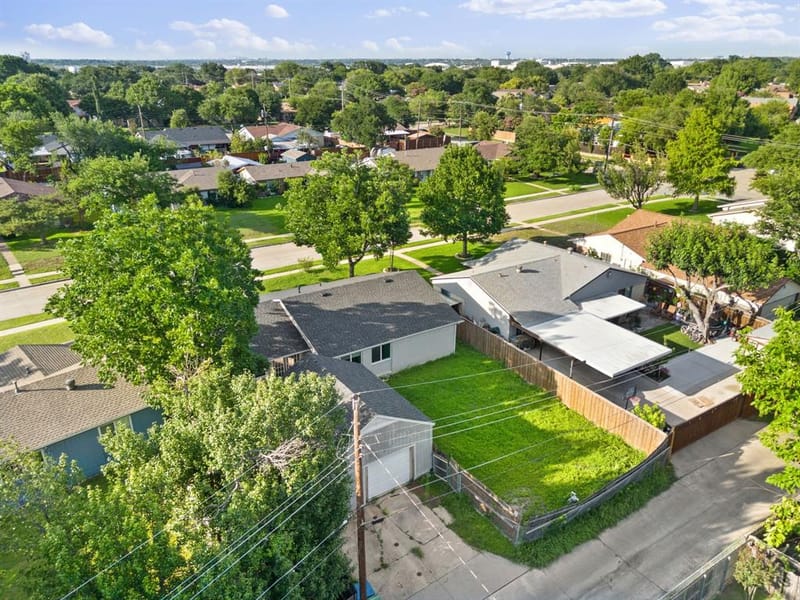 2126 Travis Drive, Carrollton TX 75006 - Photo 37