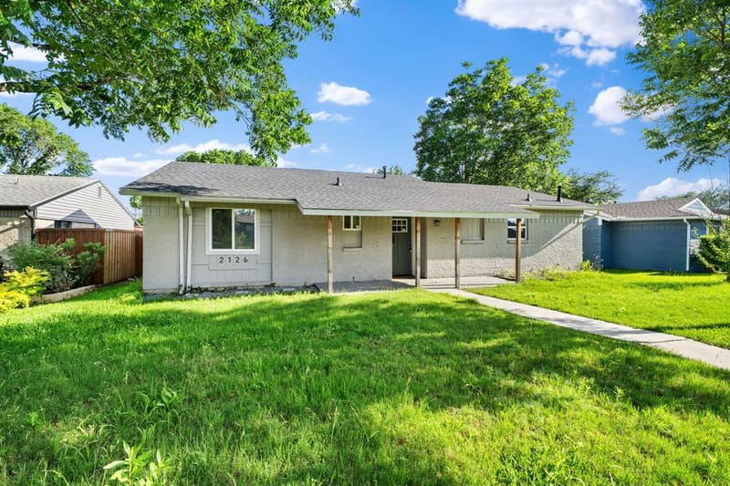 2126 Travis Drive, Carrollton TX 75006 - Photo 4