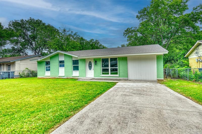 10020 Homeplace Drive, Dallas TX 75217 - Photo 3