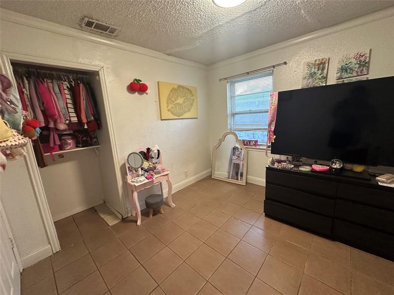 2133 Greenway Street, Arlington TX 76010 - Photo 7