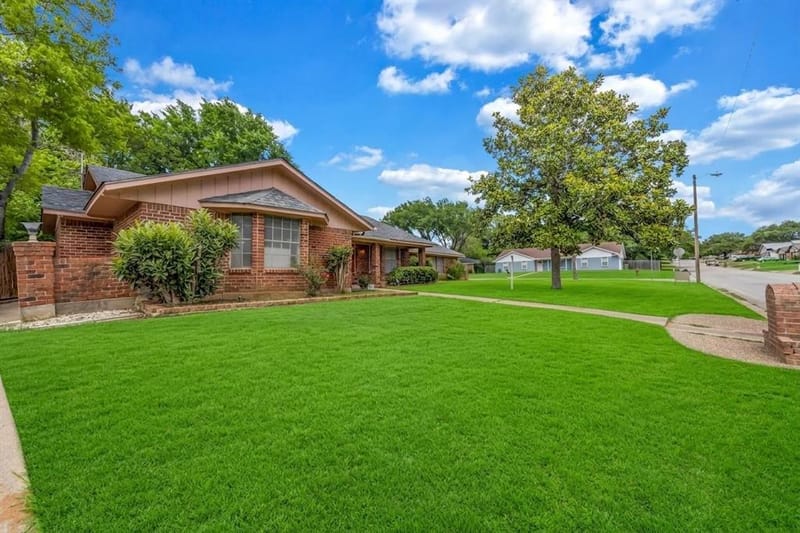 6241 Onyx Drive S, North Richland Hills TX 76180 - Photo 2