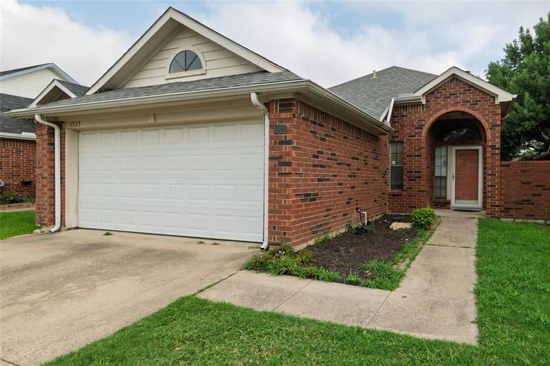 6929 Aston Drive, North Richland Hills TX 76182 - Photo 2