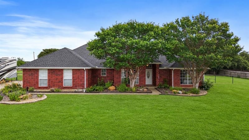 3909 Timbercrest Drive E, Burleson TX 76028