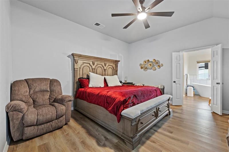3909 Timbercrest Drive E, Burleson TX 76028 - Photo 18
