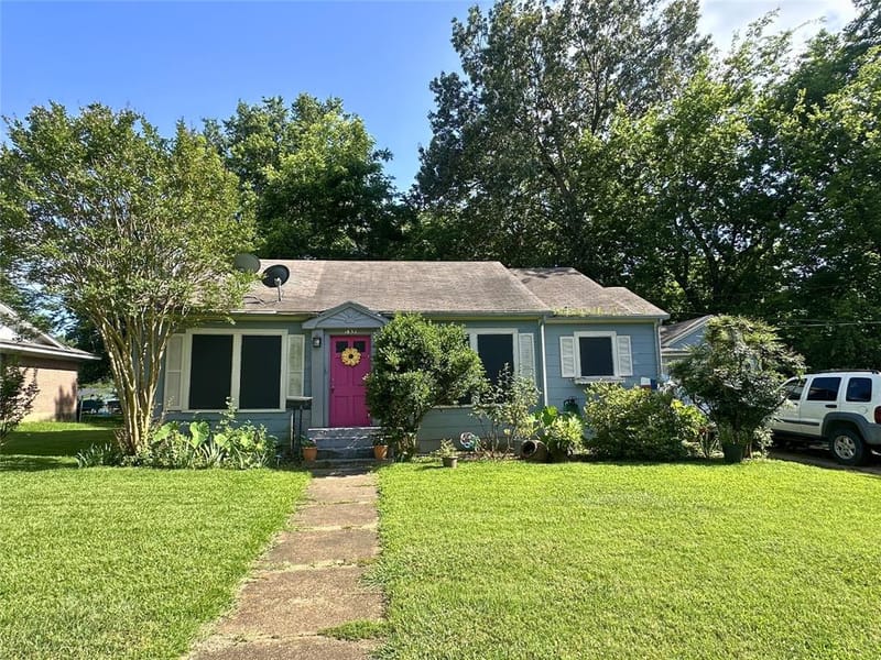 1832 E Polk, Paris TX 75460