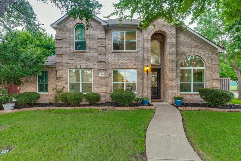 7800 Crazy Horse Drive, Frisco TX 75036 - Photo 3