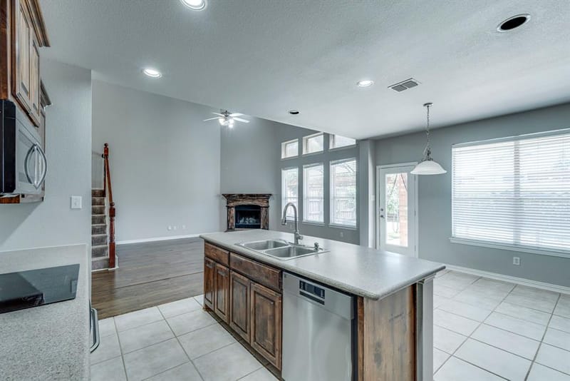 3003 Oak Briar Lane, Grand Prairie TX 75052 - Photo 13