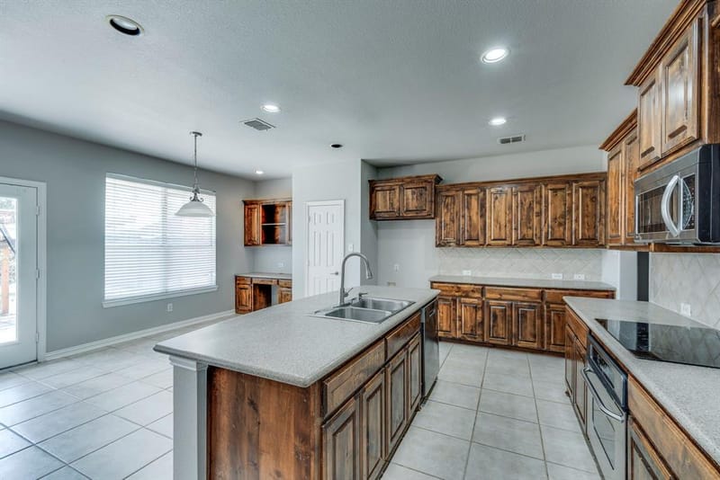 3003 Oak Briar Lane, Grand Prairie TX 75052 - Photo 11