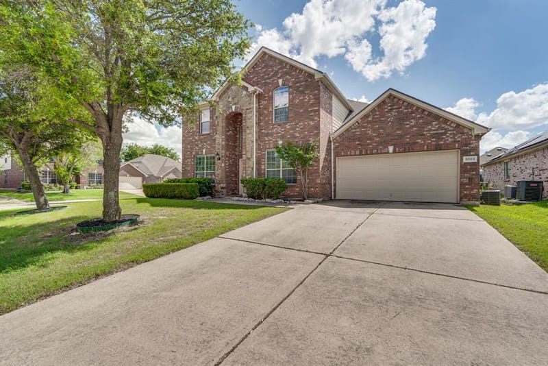 3003 Oak Briar Lane, Grand Prairie TX 75052 - Photo 4