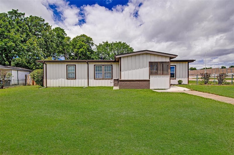 5700 Lenore Street, Fort Worth TX 76134 - Photo 6