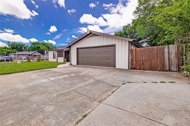 5700 Lenore Street, Fort Worth TX 76134 - Photo 3