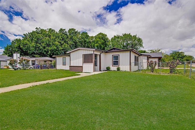 5700 Lenore Street, Fort Worth TX 76134 - Photo 5