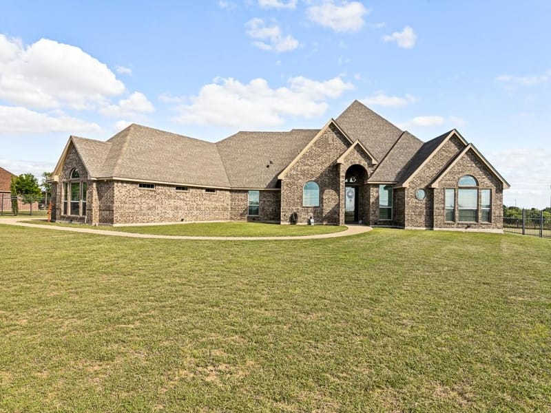 5713 Fogata Lane, Fort Worth TX 76036