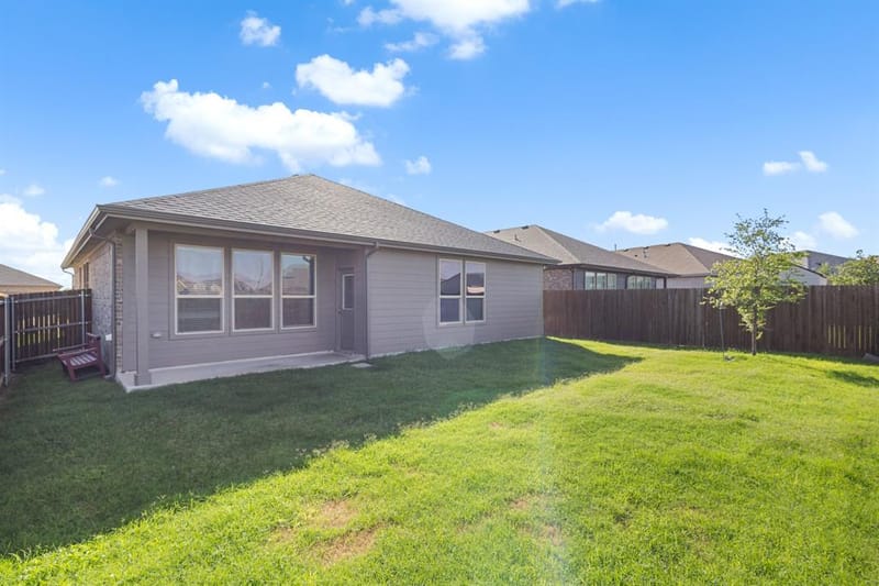 179 Dogwood Avenue, Rhome TX 76078 - Photo 27
