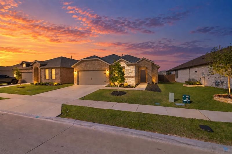 179 Dogwood Avenue, Rhome TX 76078 - Photo 3