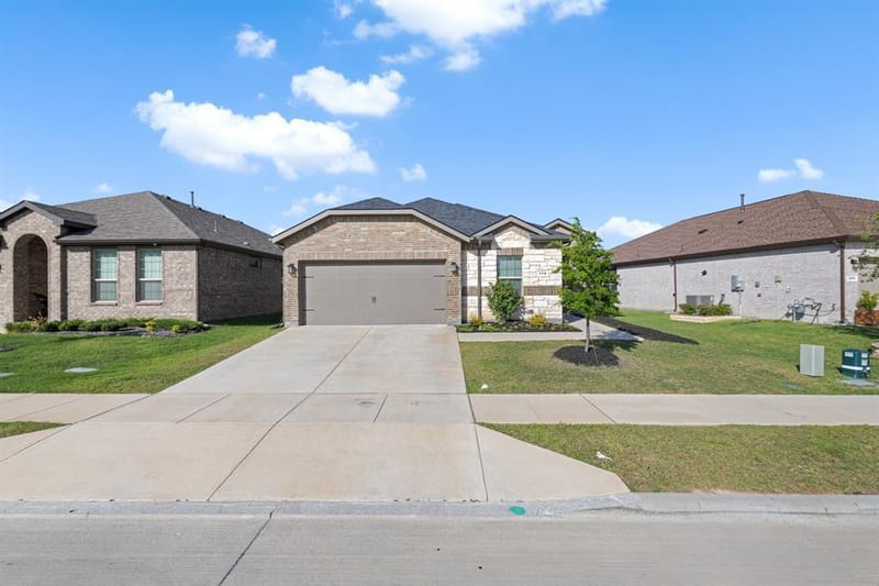 179 Dogwood Avenue, Rhome TX 76078 - Photo 28