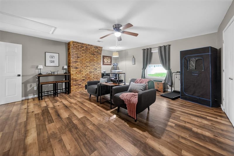 709 S Oak Street, Van TX 75790 - Photo 9