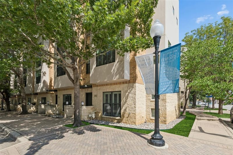 600 E Bluff Street, Fort Worth TX 76102 - Photo 2