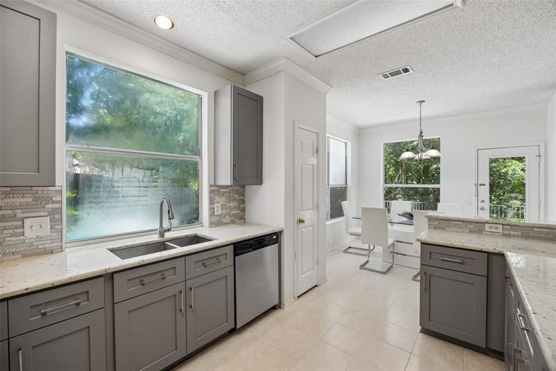 2401 Pinehurst Court, Highland Village TX 75077 - Photo 6