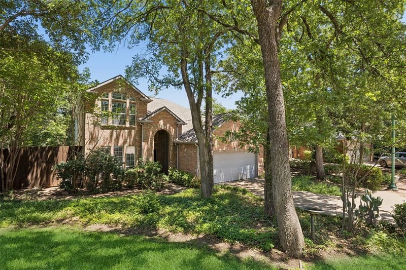 2401 Pinehurst Court, Highland Village TX 75077 - Photo 3