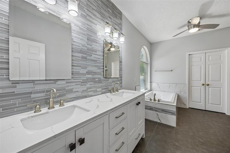 2401 Pinehurst Court, Highland Village TX 75077 - Photo 9