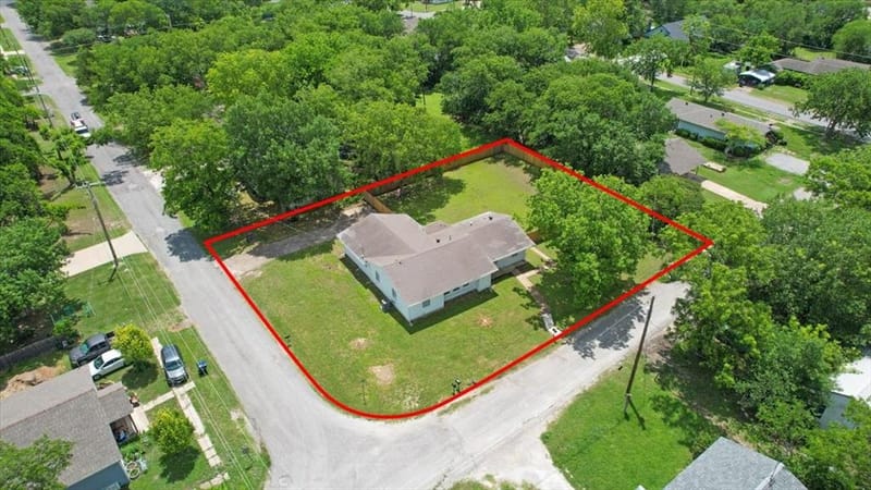 408 N Gowdy Street, Whitewright TX 75491 - Photo 35