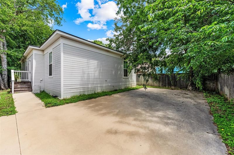 1012 Burnett Avenue, Waco TX 76706 - Photo 3