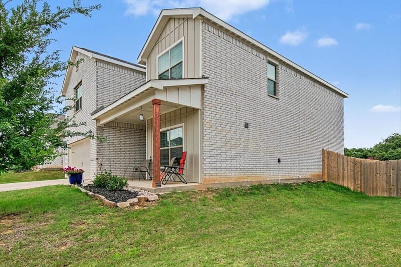 304 Lowery Oaks Trail, Fort Worth TX 76120 - Photo 3