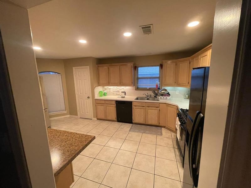 747 E 6th Street, Krum TX 76249 - Photo 7