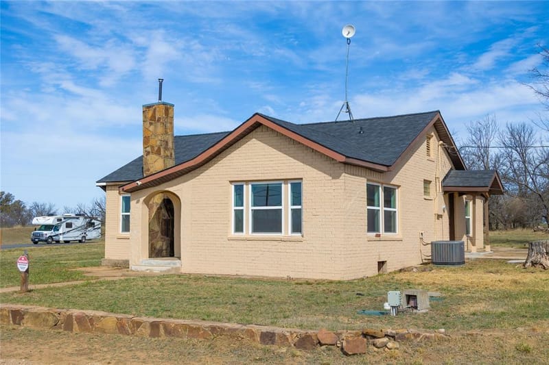 9224 Highway 279, Brownwood TX 76801 - Photo 3
