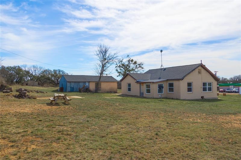 9224 Highway 279, Brownwood TX 76801 - Photo 21