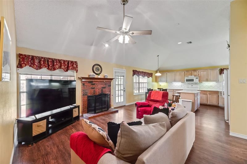 2017 Spring Mills Road, Mesquite TX 75181 - Photo 4