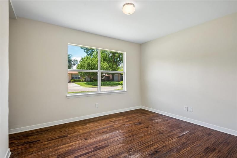 10850 Sharondale Drive, Dallas TX 75228 - Photo 9