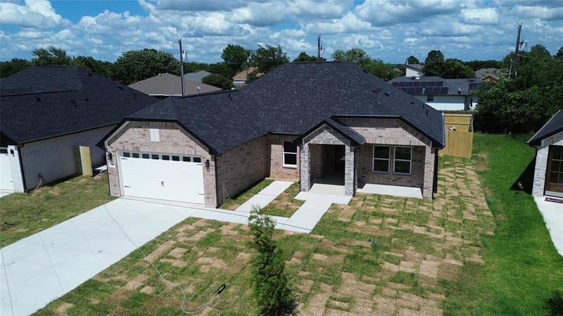 306 Backlash Drive, Gun Barrel City TX 75156 - Photo 2