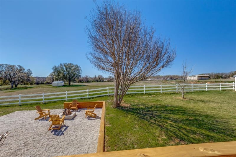 320 English Court, Springtown TX 76082 - Photo 13