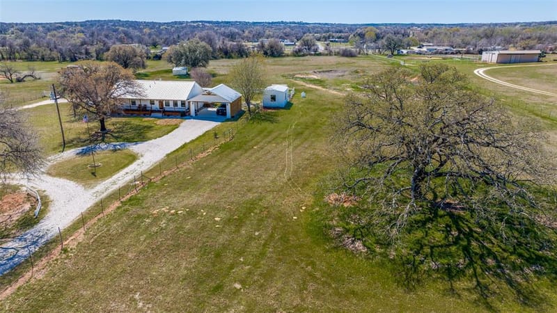 320 English Court, Springtown TX 76082 - Photo 20