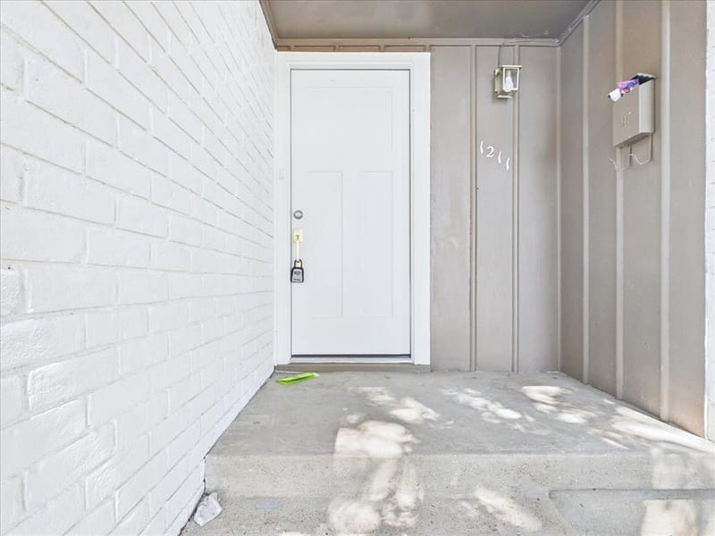 1211 Robin Glen Drive, Dallas TX 75232 - Photo 3