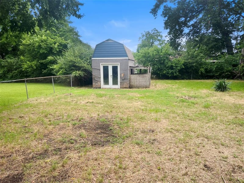210 W Dexter Street, Sherman TX 75092 - Photo 3